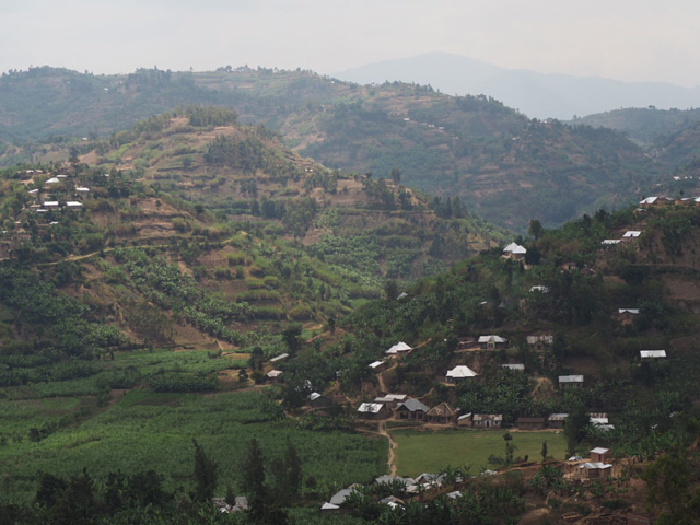Rwandans call their country “the land of 1000 hills”. It’s not hard to see why.