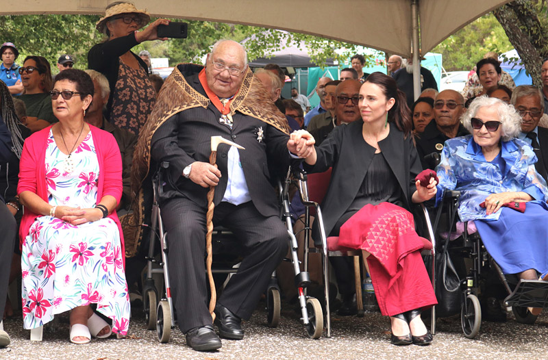 Master waka builder Sir Hekenukumai Puhipi with Prime Minister Jacinda Ardern and Ngāpuhi matriarch Titewhai Harawira