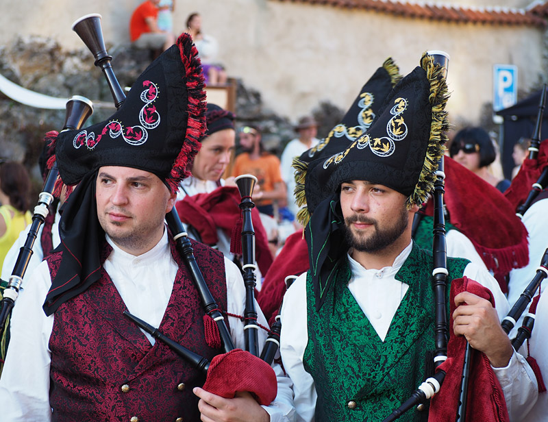 Pipers from Spain's Banda de Gaitas Redegaita