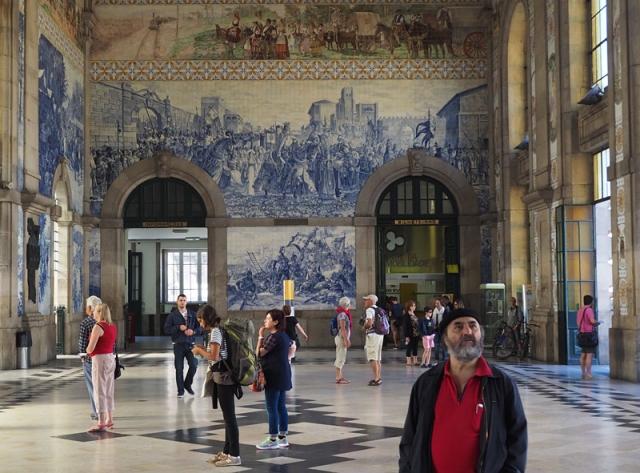 Even the railway station in Porto, decorated with more than 20,000 traditional azulejo tiles, is a thing of beauty