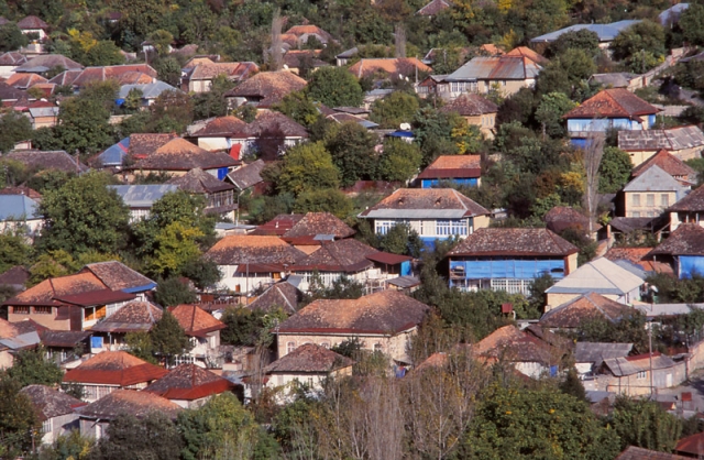 Houses in the mountain town of Şeki