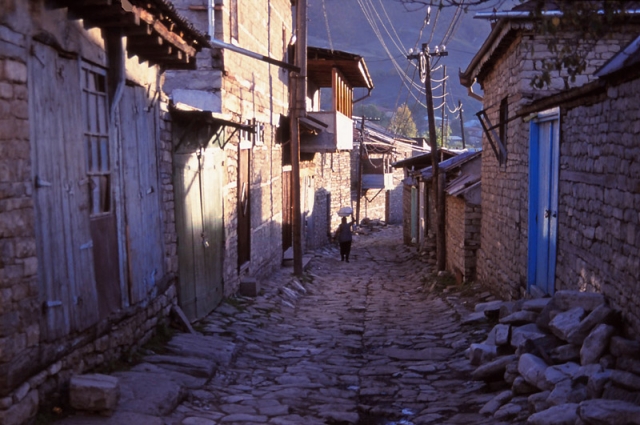 The cobbled main street of Lahıc